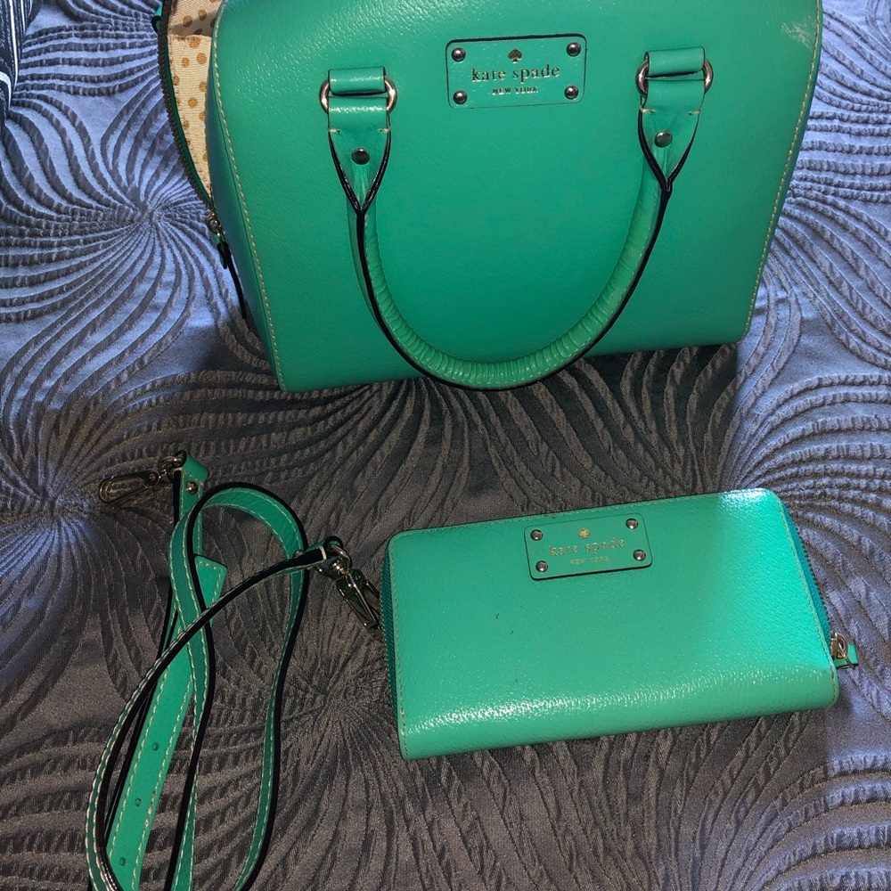 Kate spade purse and wallet set